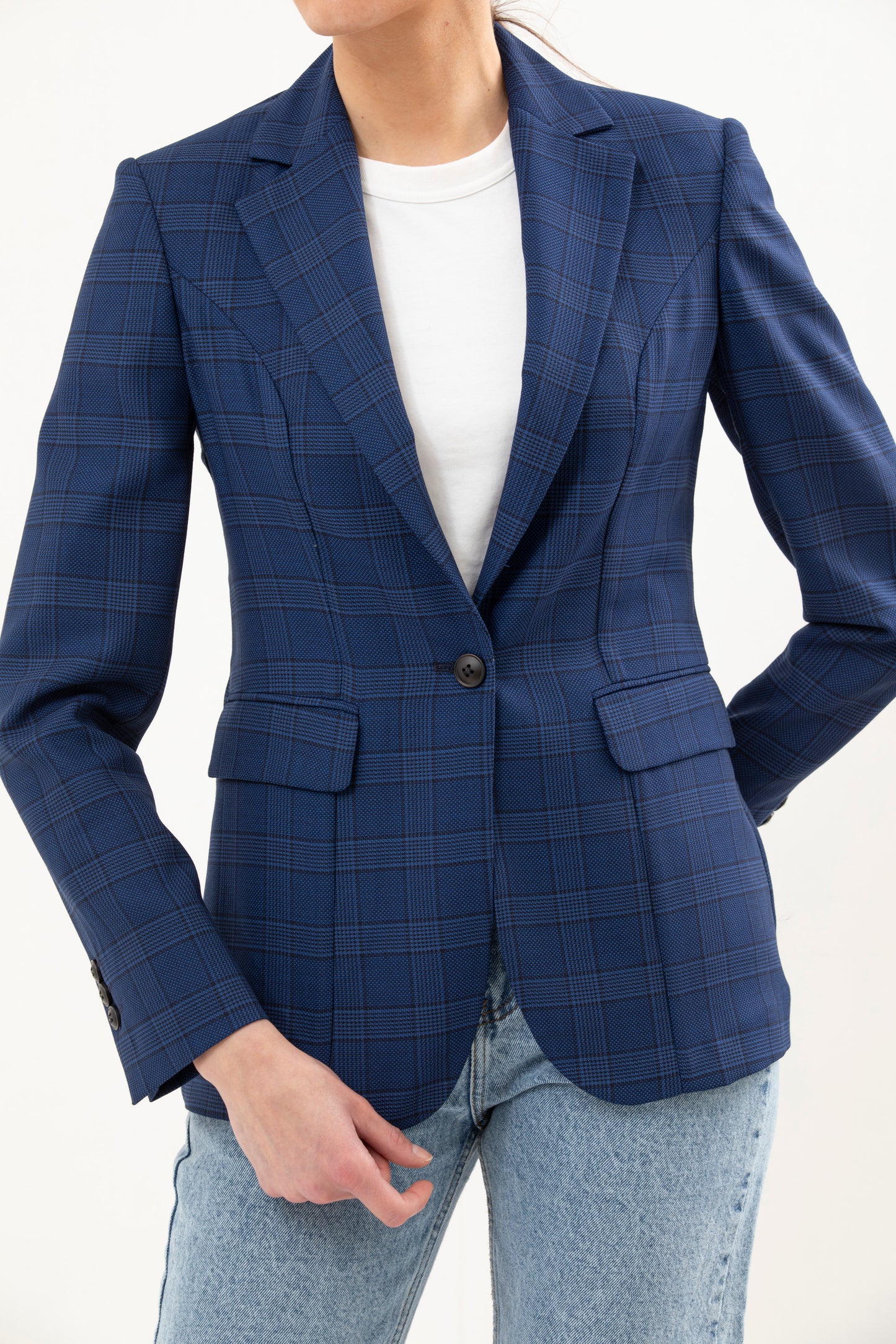 Single Breasted Blazer Featuring 1 Button, Notch Lapel and no lining