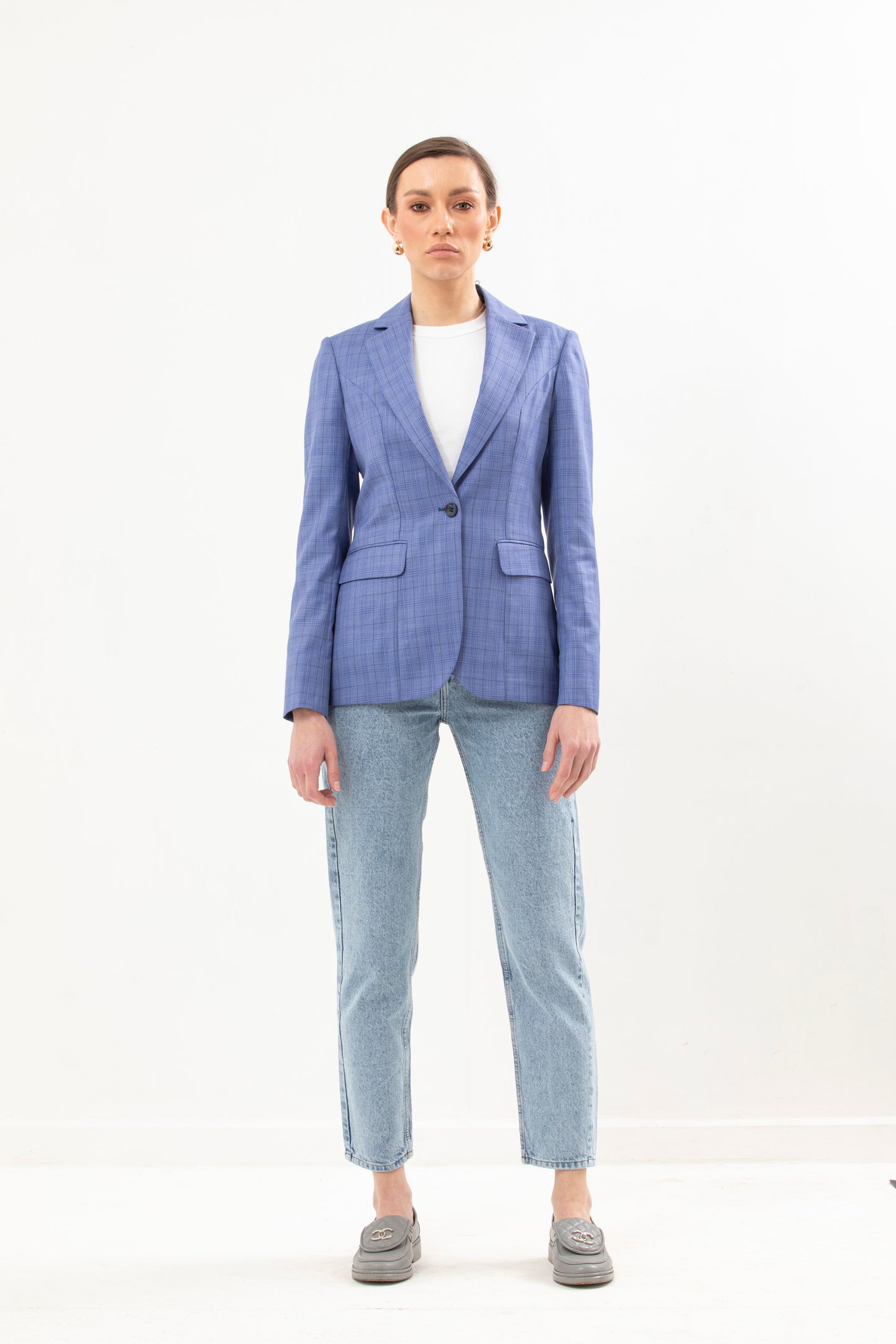 Single Breasted Blazer Featuring 1 Button, Notch Lapel and no lining